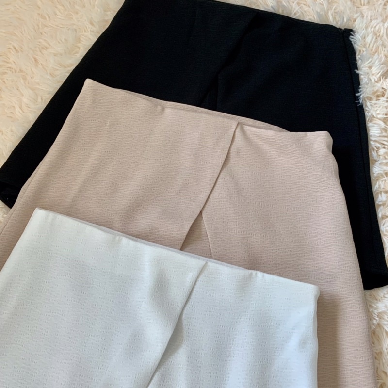 Blair Top เกาะอกป้ายหน้า