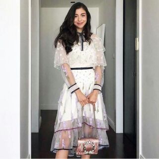 ชุดเซ็ตผ้าลูกไม้ ตัวเสื้อแต่งริบบิ้นผูกโบร์