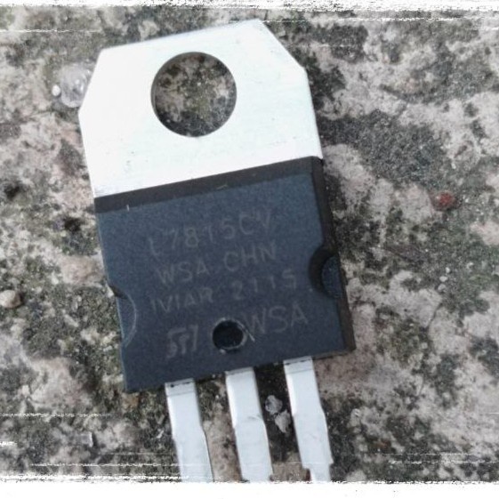 L7815 7815 L7815CV ตัวปรับแรงดันไฟฟ้าเชิงบวก 15V LM7815
