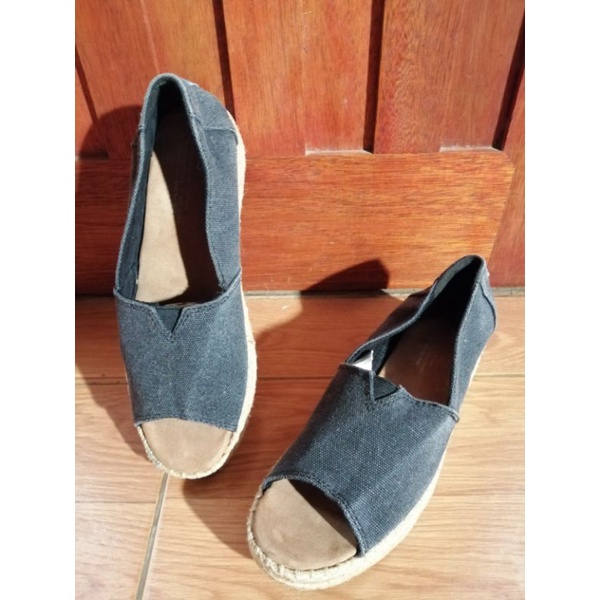 รองเท้าลำลอง Toms มือสอง size 37