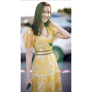 เดรสลูกไม้สีเหลืองปักเลื่อมงานอลังไซส์L