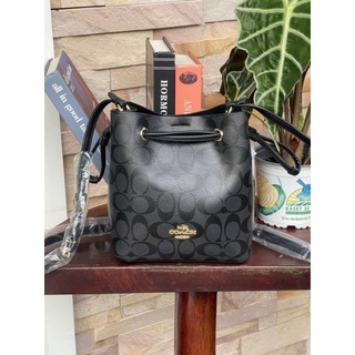 📮@1,399.-🔥🔥WEEKEND SALE 7 % 🔥🔥💯Coach Lena Crossbody Signature Bucket Bag