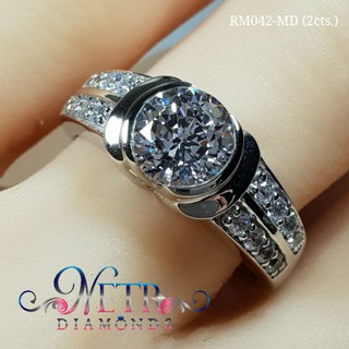 แหวนเพชรสังเคราะห์ขนาด 2 กะรัตทำจาก เพชร CZ, Cubic Zirconia หรือ เพชรโคลนนิ่ง จากประเทศอเมริกา