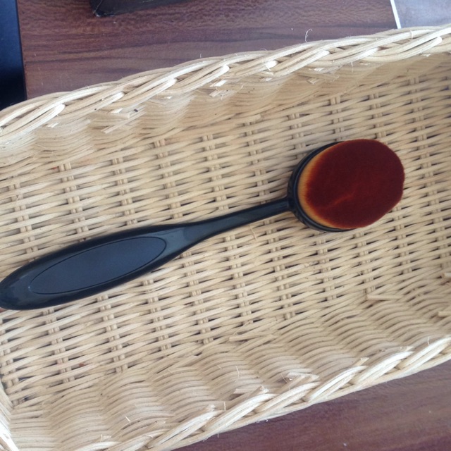 Foundation brush****