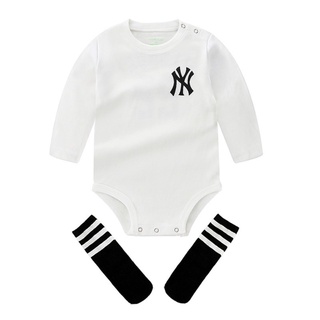 👶🏻(พร้อมส่ง) romper เด็กสีขาว size 3-6m พร้อมถุงเท้า
