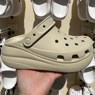 crocs แท้ 100% CLASSIC CRUSH CLOG crocs รองเท้าแตะผู้หญิงรุ่นใหม่ รองเท้าแตะเพื่อสุขภาพเพิ่มความสูง#207521