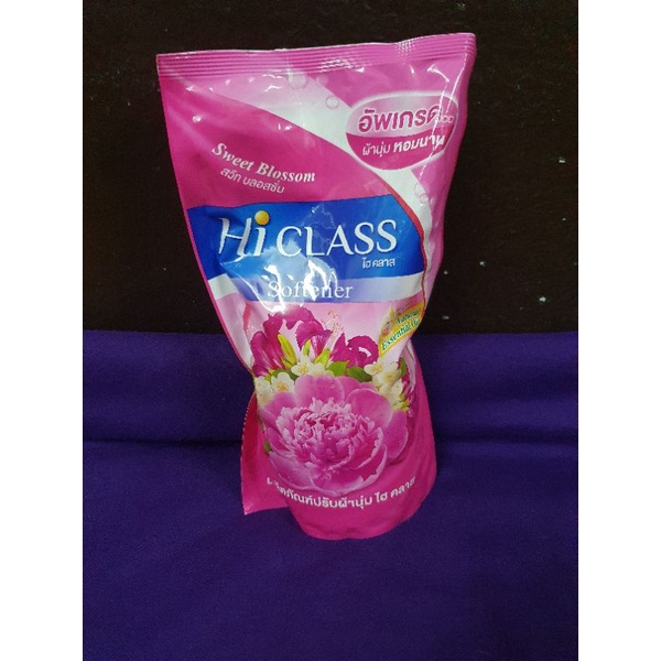 น้ำยาปรับผ้านุ่ม Hi Class สีชมพู 550 มล. สวีท บลอสซั่ม