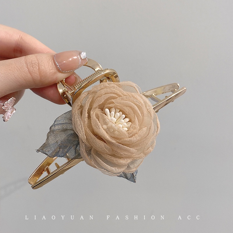 Hair Clips & Hair Pins 28 บาท กิ๊บติดผม รูปดอกกุหลาบ ฉลาม หรูหรา ขนาดใหญ่ สําหรับผู้หญิง 2022 Fashion Accessories