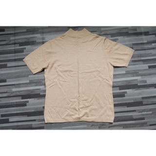 เสื้อยืด คอเต่า สีครีม