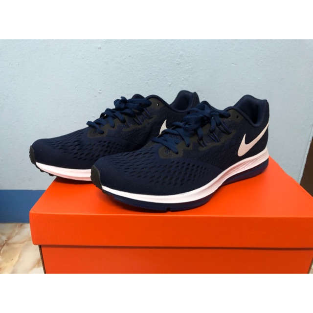 รองเท้า Nike Zoom Winflo 4 size 42 : 26.5 cm