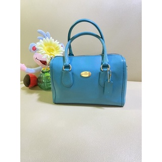 กระเป๋า coach สีฟ้าเทอร์คอยซ์ มือสอง สภาพดี