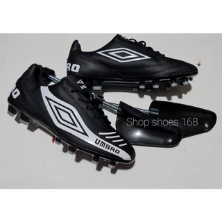 รองเท้าสตั๊ดเตะฟุตบอล umbro สินค้าพร้อมส่งนิ่มใส่สบายงานสวยคุณภาพดี