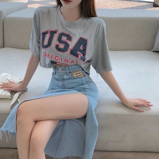 ชุดเสื้อยืด แขนสั้น และกระโปรงยีน ผ่าข้าง สองชิ้น แฟชั่นสําหรับผู้หญิง