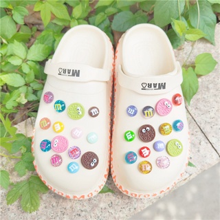 การ์ตูน M&amp;M Beans Jibitz Crocs เครื่องประดับ Macaron รองเท้า เสน่ห์ บิสกิต Croc Jibbits ชุดลูกอม Jibbitz เสน่ห์สําหรับผู้หญิง รองเท้าหัวเข็มขัดตกแต่ง