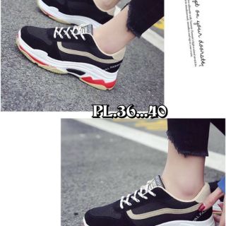 รองเท้าผ้าใบ 
36-40
ราคา 650บาท