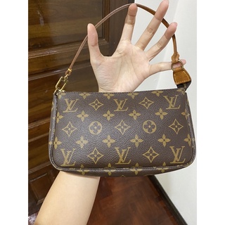 Used LV พอช monogram ปี00