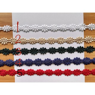 ลูกไม้ตกแต่ง ลายดอกไม้ น่ารัก เมตรละ 15฿