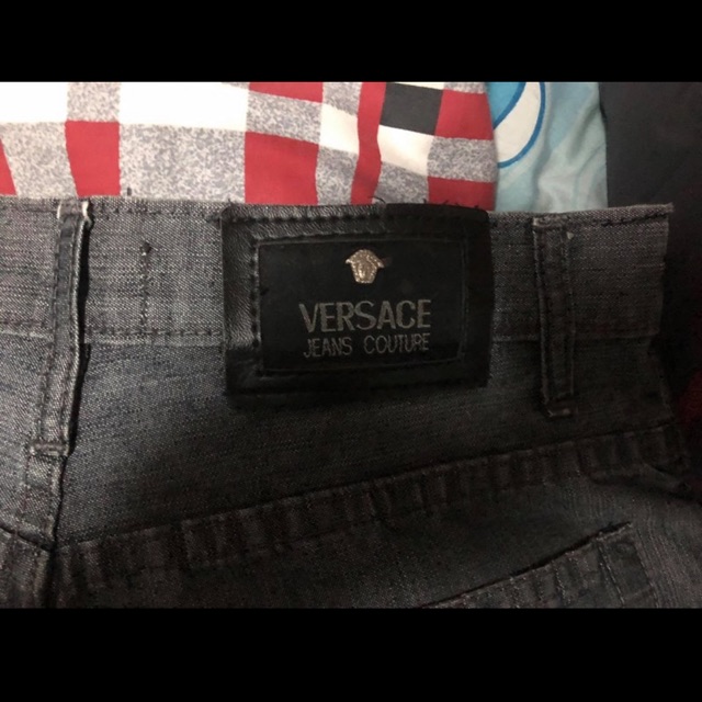 กางเกงยีนส์ Versace jeans เอว30 ยาว38 ปลายขา8 สีดำเงา สภาพสวยๆ ไร้ตำหนิ ราคา450 ส่งฟรีลงทะเบียน ems+60