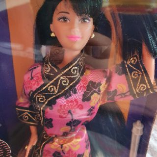 1994 Chinese Barbie Doll  Doll of the world  **กล่องไม่สวย**