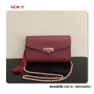 กระเป๋าสะพายข้าง PEDRO CHAIN STRAP SHOULDER BAG กระเป๋าสะพาย/คลัทช์ ใบสวยอยู่ทรง หนังเรียบ มีพวงกุญแจพู่สีสวย
