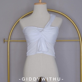 พร้อมส่ง เสื้อครอปขึ้นไหล่เฉียงข้างเดียว มีฟองน้ำในตัว เป็นผ้าเรย่อน นุ่ม ใส่สบาย giddywithu