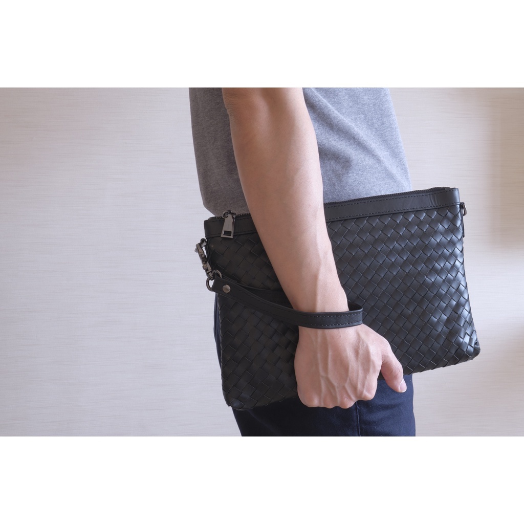 Le Galon Crossbody braided leather bag for mens  - กระเป๋าสะพายผู้ชาย หนังถัก MAVERICKSHOES