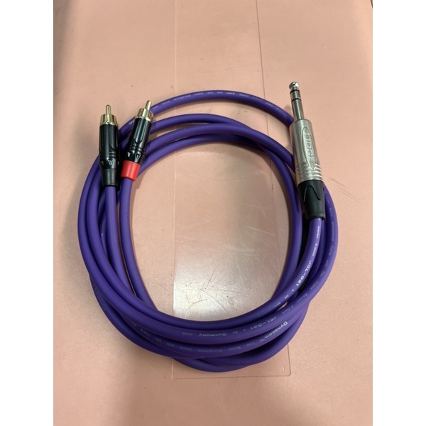 สายTRS1-RCAแดง/ดำทำจากสายชีลสเตอริโอของDynacomหัวของLidge