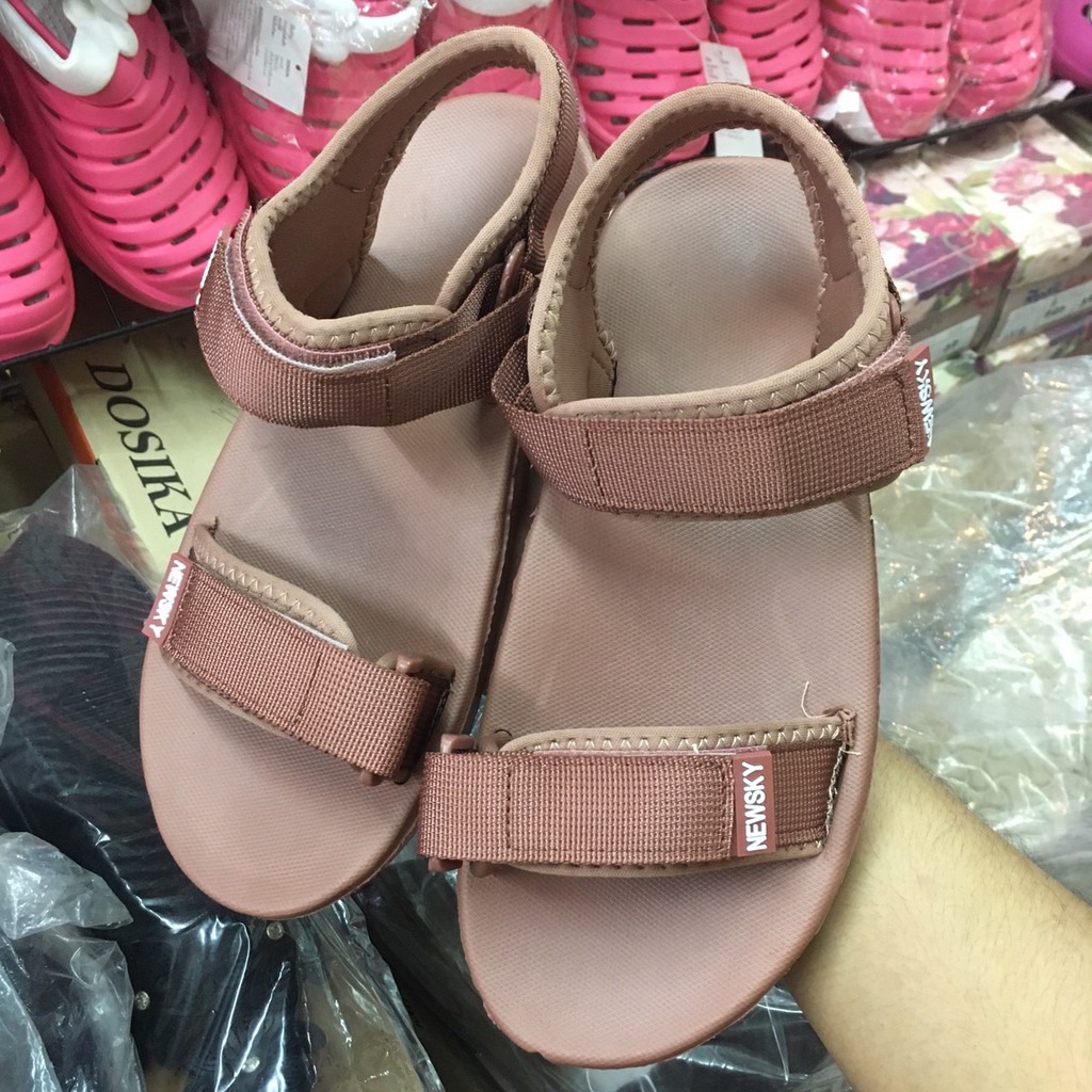 รองเท้าแตะ รองเท้าลำลอง ใส่เล่น KiTo รัดส้น รุ่น NEWsky