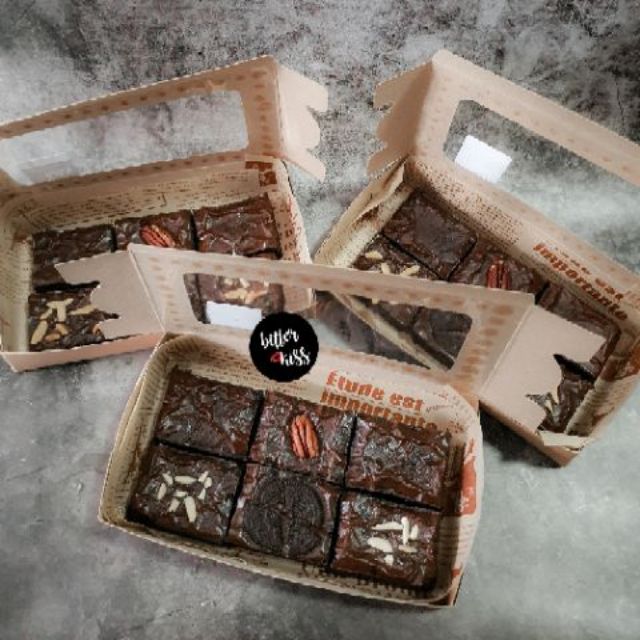 Mix Dark Chocolate Fudge Brownie( Original ll Pecan Nuts ll Almonds ll Oreo)บราวนี ดาร์กช็อกโกแลตเข้