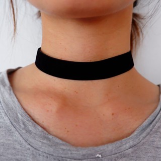 โชคเกอร์กำมะหยี่สีดำ Black Velvet Choker Necklace Gift for women Minimal Style