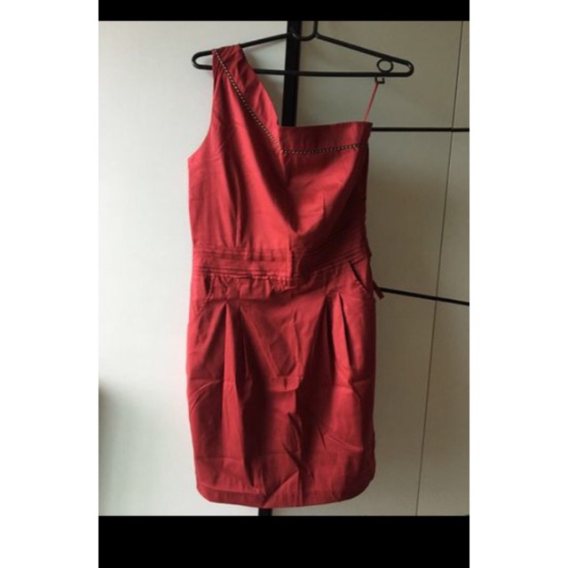 Dress สั้น สีแดง สายเดียว