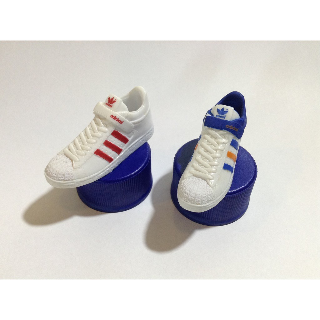 โมเดลฝาpepsi รองเท้า adidas 2 ชิ้น