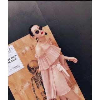 เพย์สูทสั้น ทรงปล่อยระบาย