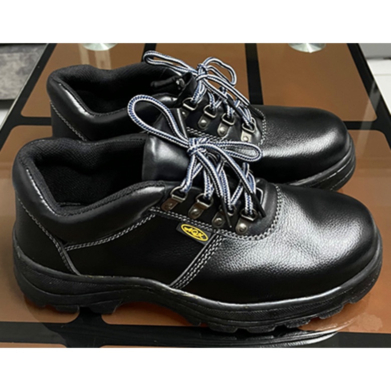 รองเท้าเซฟตี้ safety shoes หัวเหล็ก พื้นเหล็ก SIZE 36-48 J211