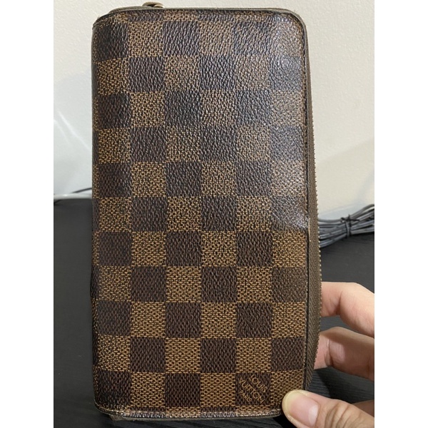 LV zippy damier used 💯