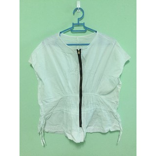 เสื้อแขนกุดซิปหน้า