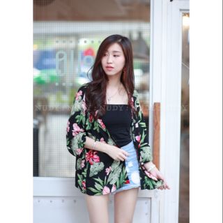 เสื้อคลุมลายดอก  พร้อมตัวใน  ราคา190บาท