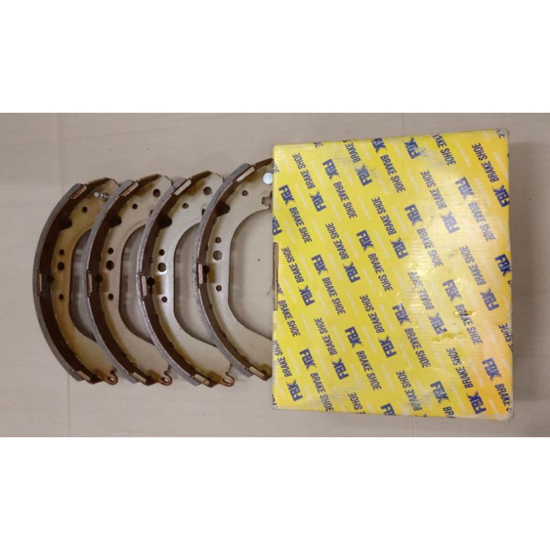 TOYOTA HILUX LN65, LN66, LN106 รองเท้าเบรกด้านหลัง (FK- 2305)1SET