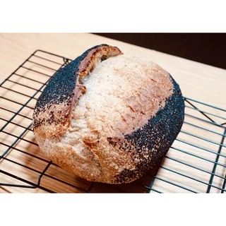 Toast Black sesame sourdough bread(สูตรใส่งาดำบดละเอียด หอมมากๆค่ะ)