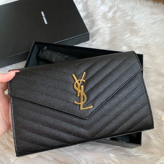 New‼️ YSL WOC 9” ปี2021 ของใหม่ค่า หนังสวยเงางามาก สายห่อครบ ราคาดีๆน้า ไซต์นี้จุของได้เยอะค่า✨  อุปกรณ์