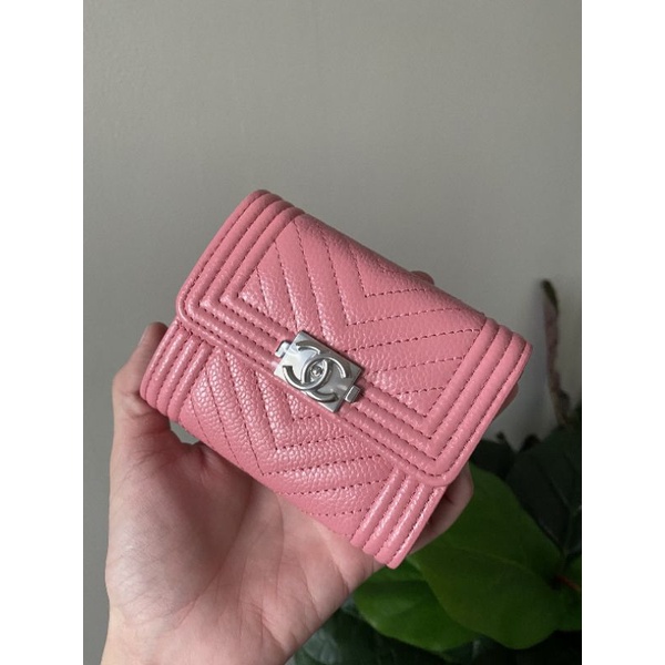 แท้100%✨ New Chanel Boy wallet small holo29 in pink caviar