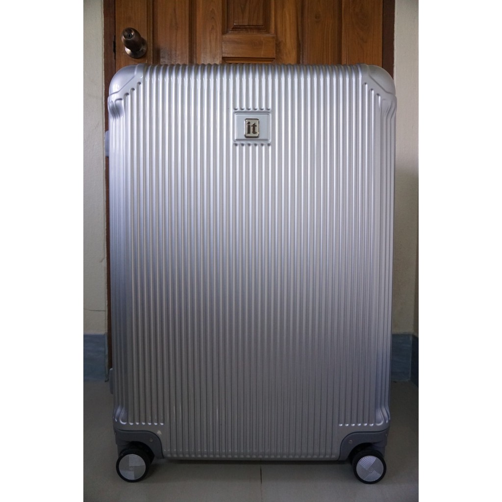 IT Luggage กระเป๋าเดินทางล้อลาก ขนาด 29 นิ้ว **ส่งฟรี
