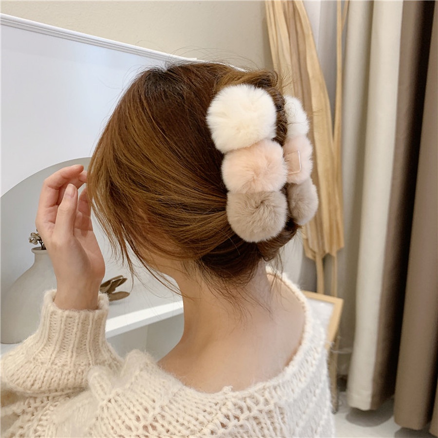 ผู ้ หญิงเกาหลีฤดูหนาวตุ ๊ กตาผม Claw น ่ ารักนุ ่ มหวานผู ้ ถือผม Barrettes คลิปผมสําหรับสาวแฟชั ่ นอุปกรณ ์ เสริมผม