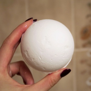 (ของใหม่) Lush So White Bath Bomb 200g.