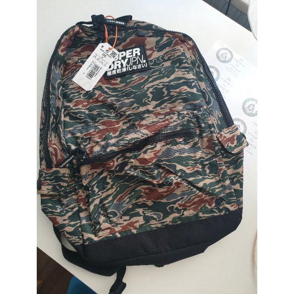 backpack superdryลายทหาร