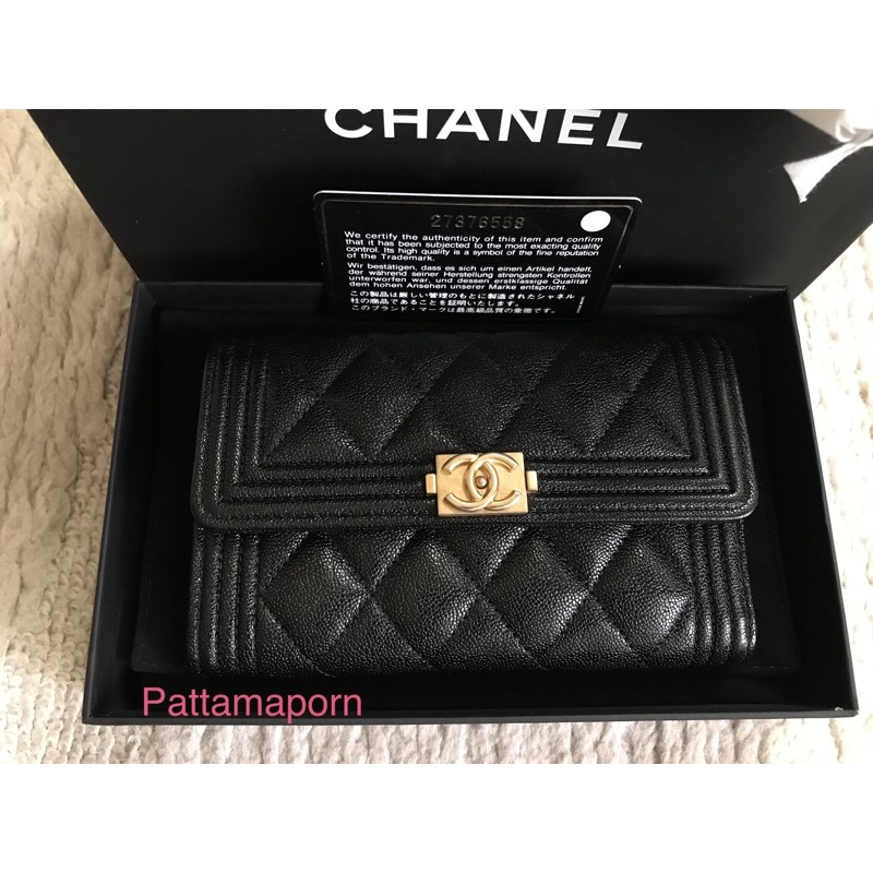 Used Chanel BOY Caviar Holo 27 (LIke New)สนใจสอบถามได้เลยนะค่ะ