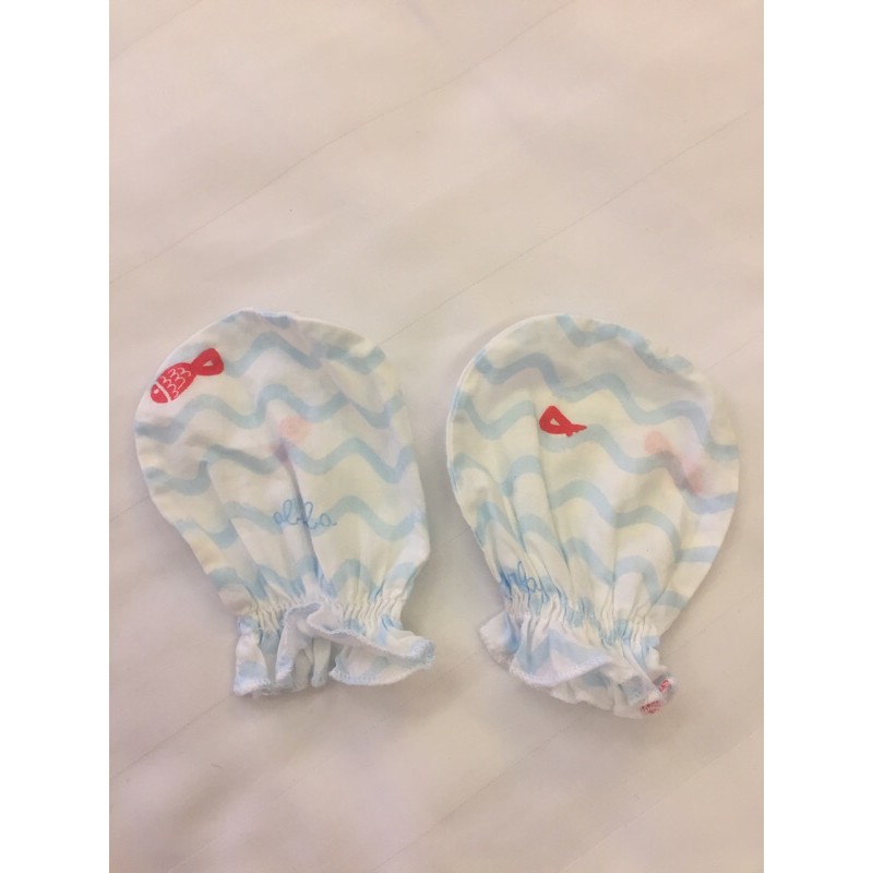 ถุงมือเด็กอ่อน absorba ,Little Wacoal สภาพใหม่มาก