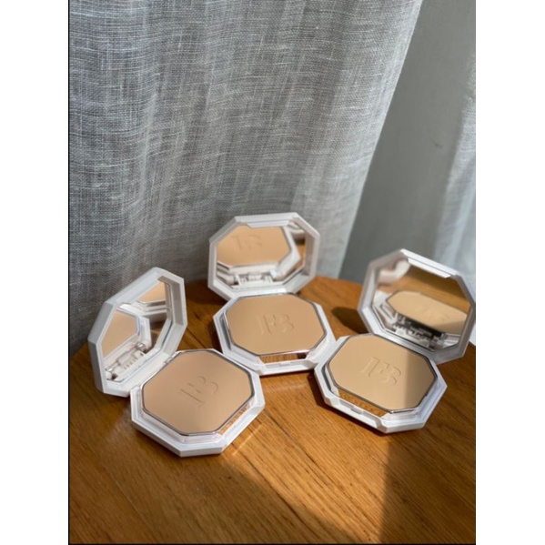 Fenty beauty Pro Filt'R Soft Matte Powder Foundation