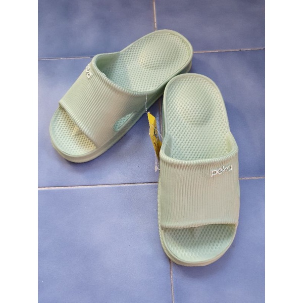 รองเท้าราคาถูกพร้อมส่งไซค์36-44ค่ะ
