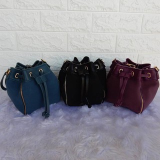 NEW ARRIVAL!!! CHARLES &amp; KEITH DRAWSTRING BUCKET CROSSBODY BAG (โค้ดช้อปฟรี 120 บาท)